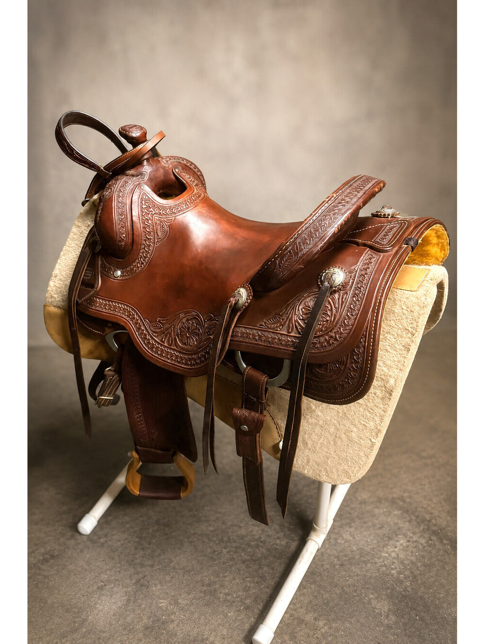 Diamond K Saddlery 17" Western Saddle Hand Tooled Leather Tack Set USA Very Nice